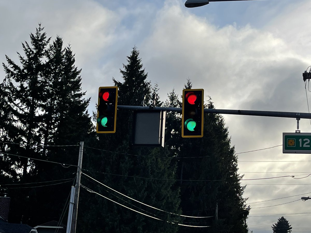 PuyallupPD's tweet photo. Houston we have a problem…… 12 ST NW at W Stewart is closed at the railroad tracks. https://t.co/i0GODjG1Ah