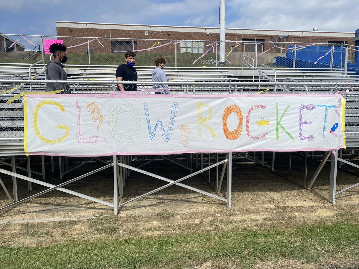 RocketAthletic2's tweet photo. Neon Night in the Studemt Section 
MUST WEAR NEON!!!! https://t.co/I8AovPGTqR