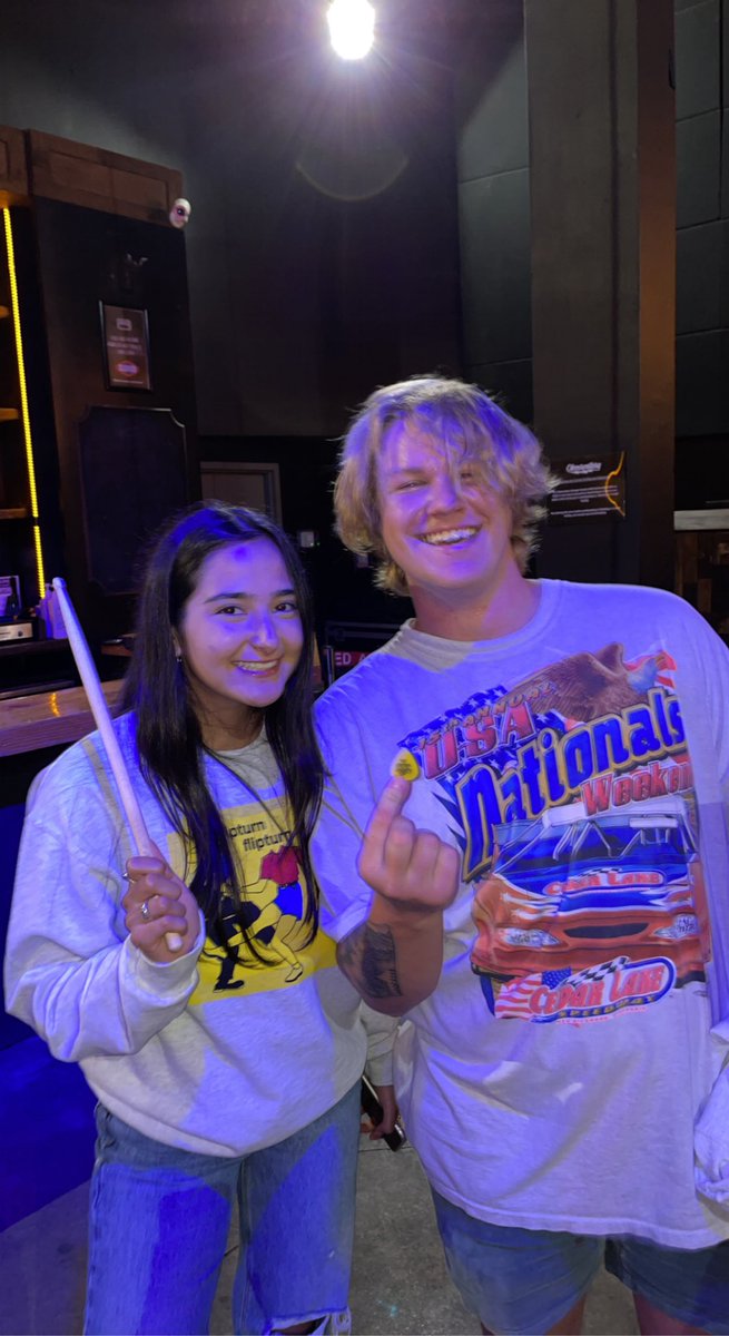 dylanlikeslight's tweet photo. what an amazing time at the flipturn concert last night! cant wait to see them next time they’re in town #brodie21 https://t.co/0ARwfhTrhD