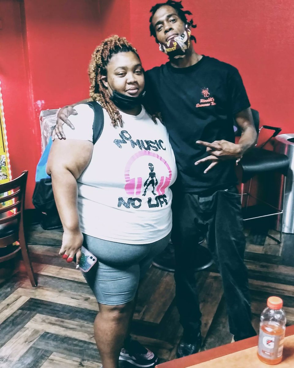 TheRealKButtons's tweet photo. #NoMusicNoLife merch sold.... I love my Clients they support like https://t.co/oCJ4rvhmwn
