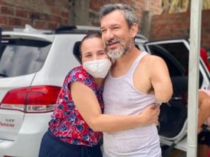 SbastienMlires1's tweet photo. 👏 al MIESZona4 ⁦@IntriagoMiranda⁩ por gestionar la adquisición de prótesis para Christian Cedeño. 
¡No dejen de ir a lavar su carro en ChrisMart (Calle 12 de oct y av 294, Manta). Lo que + quiere Christian es trabajar y darle una vida digna a su esposa y 2 hijas. Respect. https://t.co/45wKN7deU5