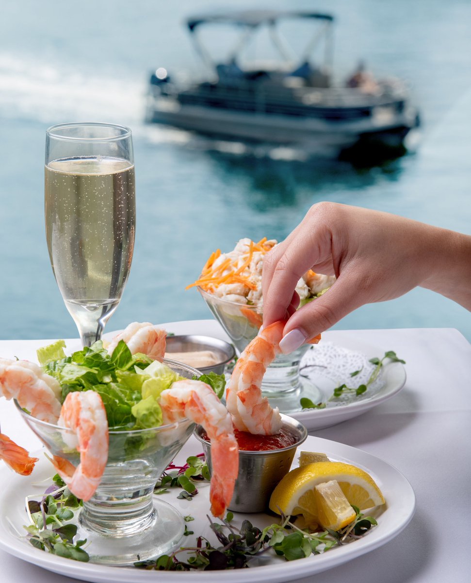 billyscrabs's tweet image. Dipping into the weekend like...🍤 Get your #seafoodcravings fixed with our delicious Shrimp Cocktail 🤩