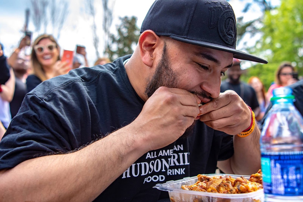 Hudson Grille is heading up our wing eating competition again this year. 🙌 How many wings are you taking down? 

slinginwingsfestival.com⁠
⁠
#slinginwingsfestival #winglover #letsgetsaucey #coldbeeratl #atlantafoodie #festival #foodie #stufftodoatl #discoveratlanta