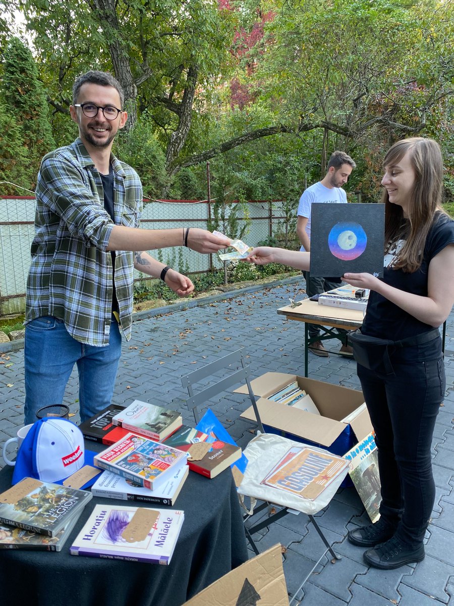 DigitalWolfpack's tweet photo. Today, we held our first Autumn Yard Sale at @DigitalWolfpack. 🍁🏡 

#Autumnyardsale #shareiscaring #webyte #wolfpackdigital https://t.co/KXSlUa1HO0