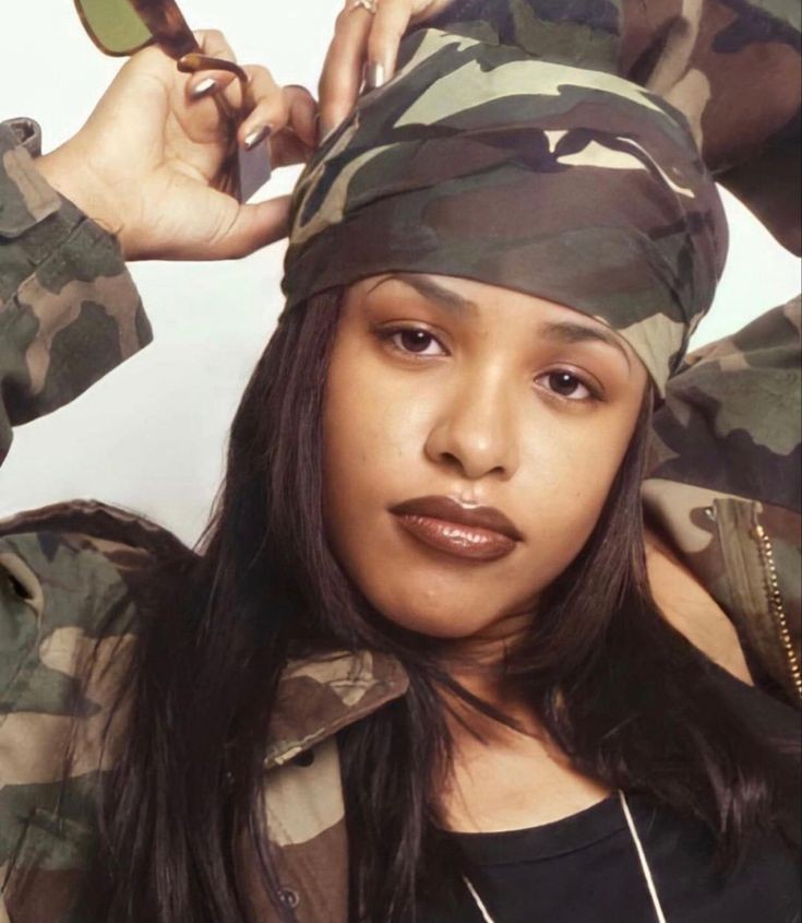 AaliyahwithMe's tweet photo. #Aaliyah #TeamAaliyah https://t.co/tOYC2kOSNg