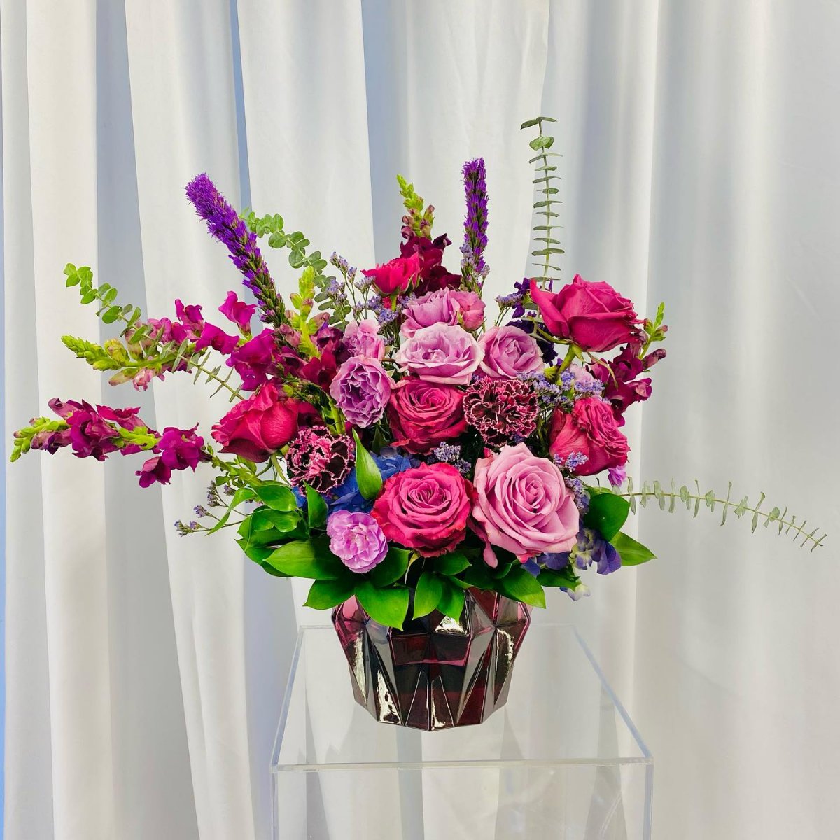 TreBellaEvents's tweet image. Whether you're a pink and purple person or you love a mix of colors, we have the look you want for that special someone or upcoming event.