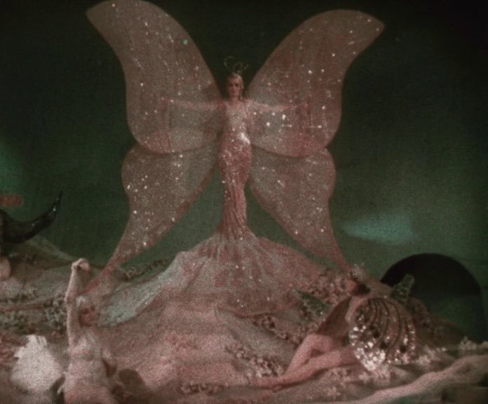 loveangelmusic's tweet photo. Glorifying the American Girl, 1929, Millard Webb https://t.co/oDWA5pQrzc