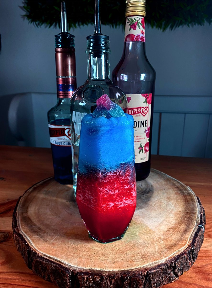 CocktailsCuban's tweet photo. Tastes like strawberries
On a summer evenin'
And it sounds just like a song... #cubancocktailsbournemouth #cocktails #drink #cheeseboard #FridayFeeling  #bournemouth #poole #dorset #jurassiccoast #nightsin #nightsout #party #fun #friends #gatherings #predrinks #dancing #poole https://t.co/3G3s24sU2Q