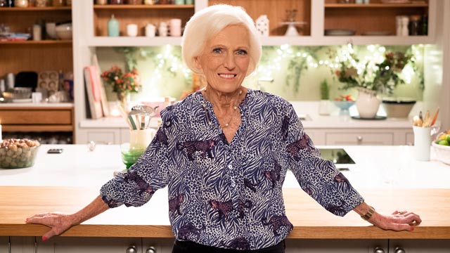 Wish you could cook but no idea where to start - would a cooking lesson with Mary Berry help? Teams of three who can’t cook and would like to SURPRISE their loved ones with a celebratory feast wanted for new <a href="/BBCOne/">BBC One</a> show Mary Berry's Fantastic Feasts. 
 bbc.in/3A0eoxg