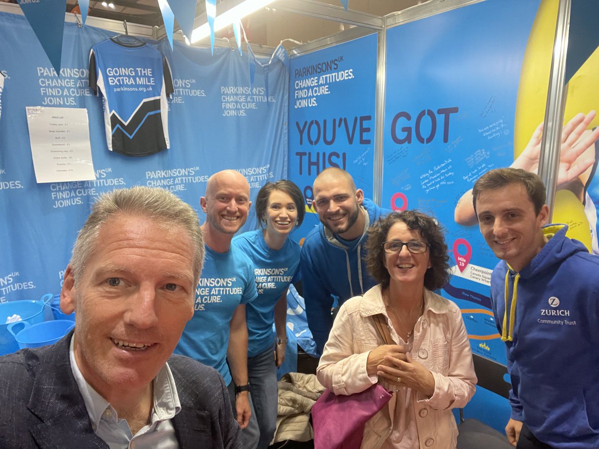 gshaug7741's tweet photo. #TeamShaughnesy meets #TeamParkinsons as we collect our numbers for the London marathon. Dan and Beth will join Janet, Mike and I on Sunday to take on the 26.2 miles ! #timeforcan #feelingtiredalready https://t.co/NO4TGUy9zA