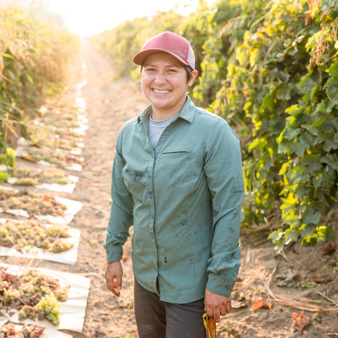 Oct. is Farmer and Farmworker Month! It’s a time to honor and reflect on the contributions of our state’s farmers, farmworkers, ranchers, vintners and dairymen and women. To learn more visit californiagrown.org/farmer-farm-wo…

📷: Nikiko Masumoto of Masumoto Farms by James Collier