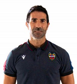 UcvFootball's tweet photo. Un placer anunciar que el próximo Martes 5 se llevará a cabo la Sesión Inaugural del #MIMEVR22⚽️
Mesa Redonda @LevanteUD🐸
@JaviNavarro__
#ToniLópez
Ponencia posterior a cargo de @DavidLlopisPS
Asistencia libre hasta completar aforo de seguridad ⏩
https://t.co/9Rksh59mmi https://t.co/Jp1XUCQQWO