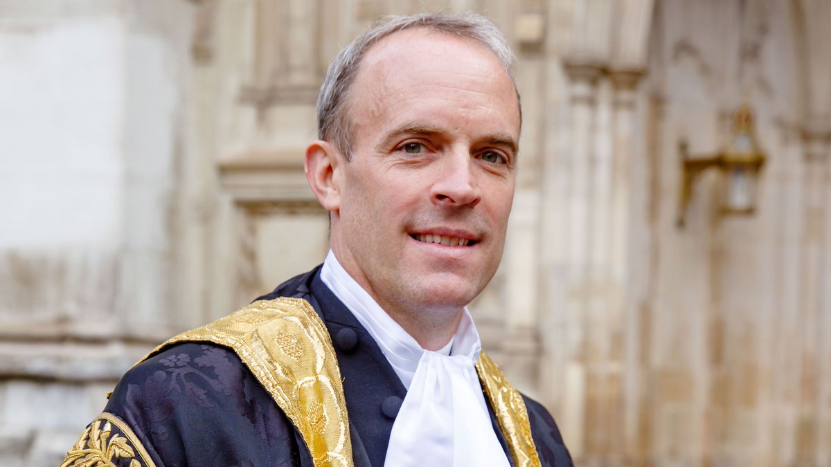 Dominic raab nose twitter