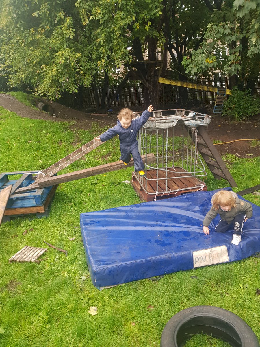 Here's some belated snaps from our risky play spaces training last week , thanks to everyone who came along! The children LOVED the addition of the new structures we built during the session. Keep your eyes peeled for more dates! 👀👀👀