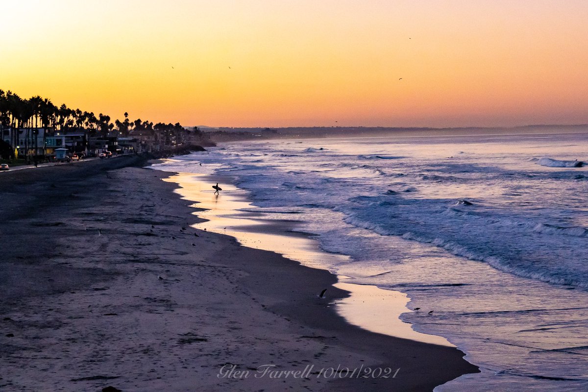 gefarrell's tweet image. First October sunrise in @CityofOceanside @VisitOceanside .