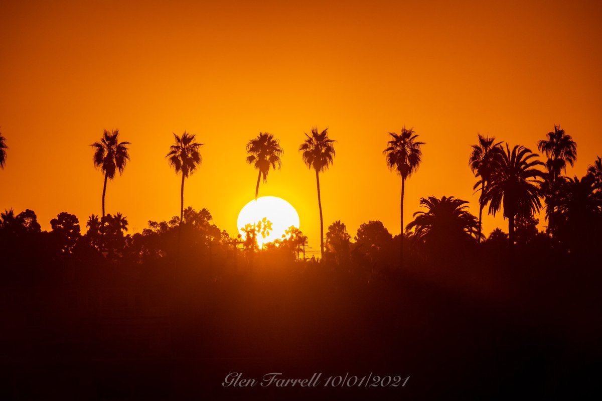 gefarrell's tweet image. First October sunrise in @CityofOceanside @VisitOceanside .