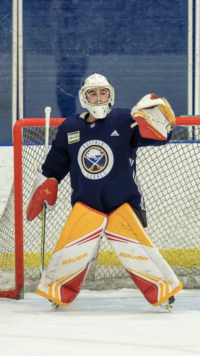 .<a href="/BuffaloSabres/">Buffalo Sabres</a> it’s October 1st. I’m still available for this upcoming season. You’ve never had the best 5’2” goalie in the world on your roster but you can now. I’m ready to put pen to paper. My DM’s are open. Let’s make history. Give this Buffalo boy a chance.