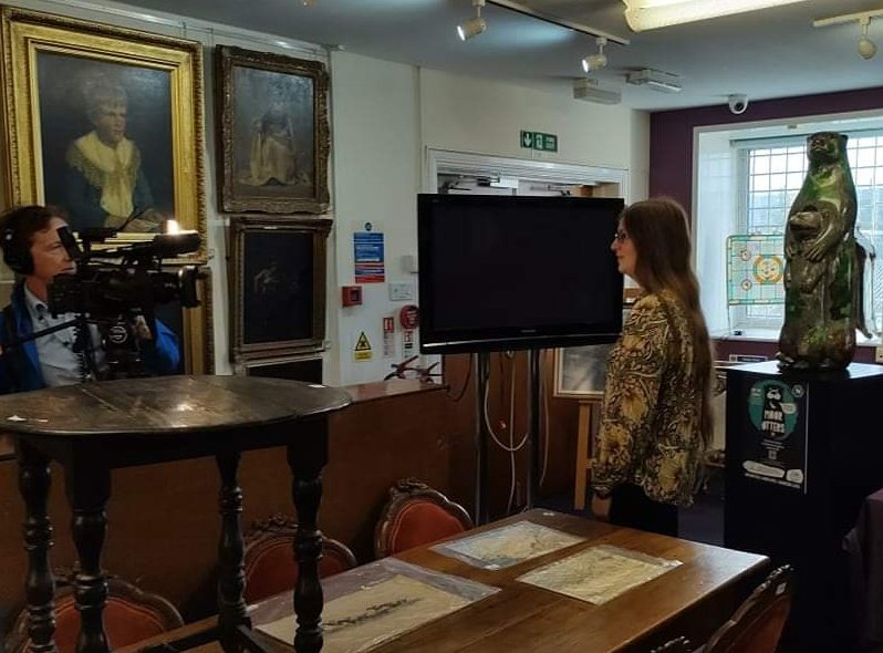RHdesignedit's tweet photo. Tune into @BBCSpotlight tonight at 6.30 to see me and three fellow artists interviewed about the #moorotters art trail and tomorrow's upcoming auction

#localnews #devonartists #dartmoor #arttrail #conservationart #fundraising #charityauction #artauction #artfundraiser https://t.co/iGP14n4IYr