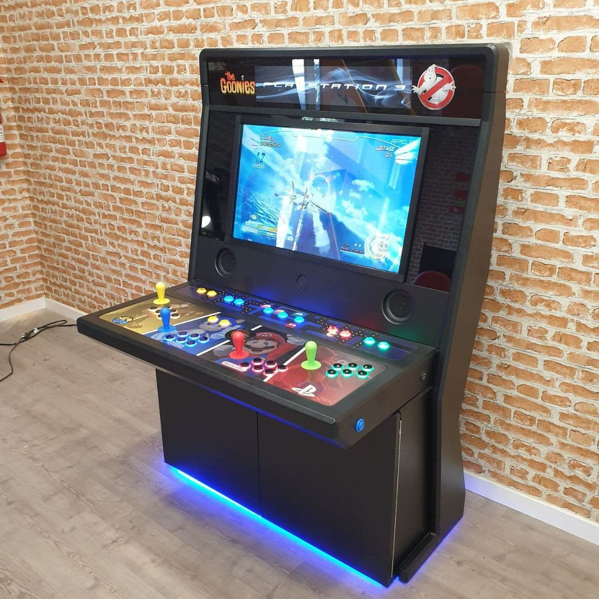 Bricogame's tweet photo. Modelo Vewlix Ultra 4 players de 32”.
Marquesina Fhd de 27”
Pantalla táctil y numerosos extras.
Más info.: https://t.co/YW4dyWCuYc
https://t.co/Q8i1k5m6V1

◦#bricogame #keyboy #retromachine #retroarcade #arcaderetro #maquinaarcade #recreativa #maquinasarcade #arcadecabinets https://t.co/sx4tRNgtjQ