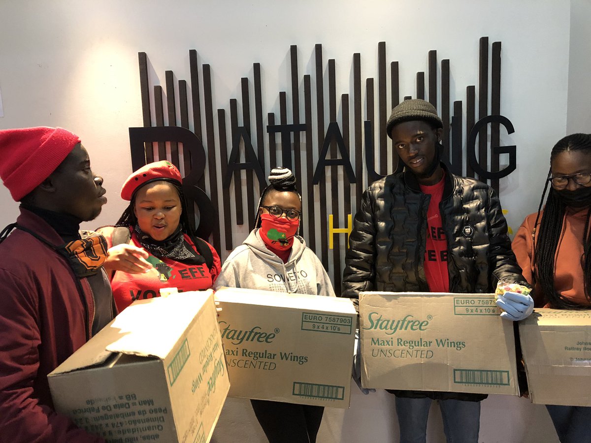 UJ_APK_EFFSC's tweet photo. Road to elections 2021/22 UJ. 🖤💚❤️🤣 ✊🏾✊🏾✊🏾 🔥🔥🔥 Comrades were on the ground at Bataung Heights Student Accomodation. #VoteEFFSCUJ #Ay’khale https://t.co/0mMApD3SoX