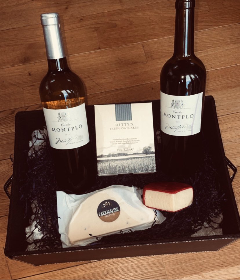 Too good I had to start before the pic! That Truffle cheese tho 🤤 #feelingthelove #spoiled #Lovewhereyouwork @TwitterDublin