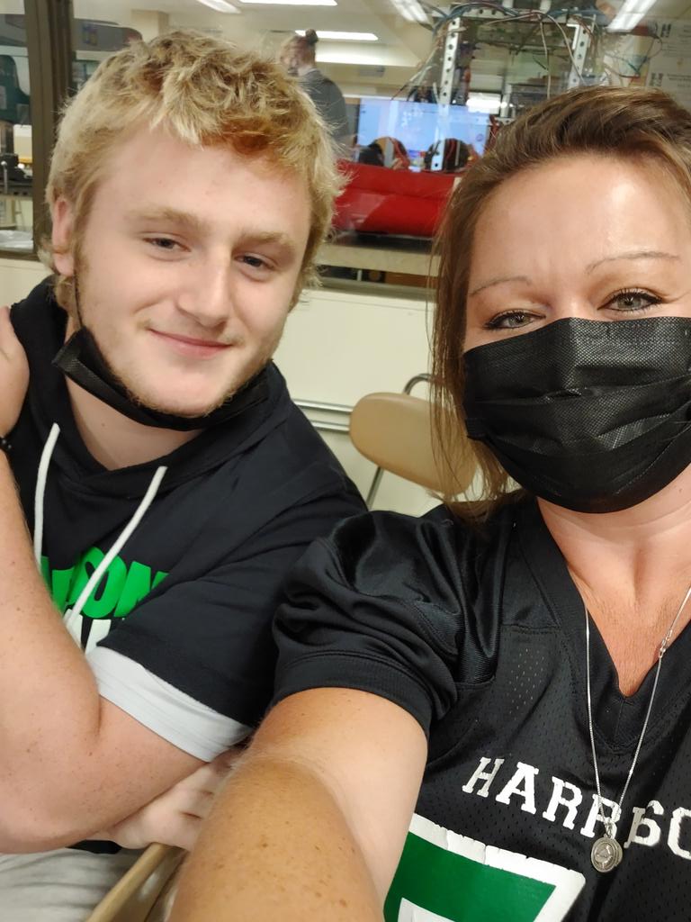 Proud to wear this guy's jersey today! #findyourgreatness <a href="/HarrisonWildcat/">Harrison High School</a> <a href="/SLSDLindley/">Mr. Lindley</a> <a href="/drehage38/">Derek Rehage</a>