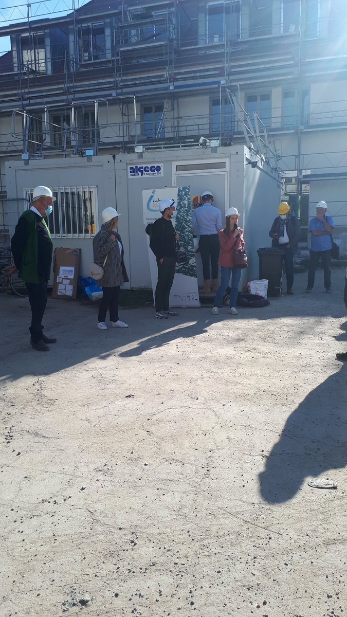 Aujourd'hui dans le cadre des #JA2021 : Visite du chantier @KaleidosCOOPsxb, le futur tiers-lieu #transfrontalier 🇫🇷🇩🇪 #ESS #Emploi qui verra le jour en 2022 avec le soutien 🇪🇺 #Interreg #RhinSupérieur #Oberhein. Can't wait 🤗
Merci pour l'invit' <a href="/agathebinnert/">Agathe Binnert</a> &amp;co 😘