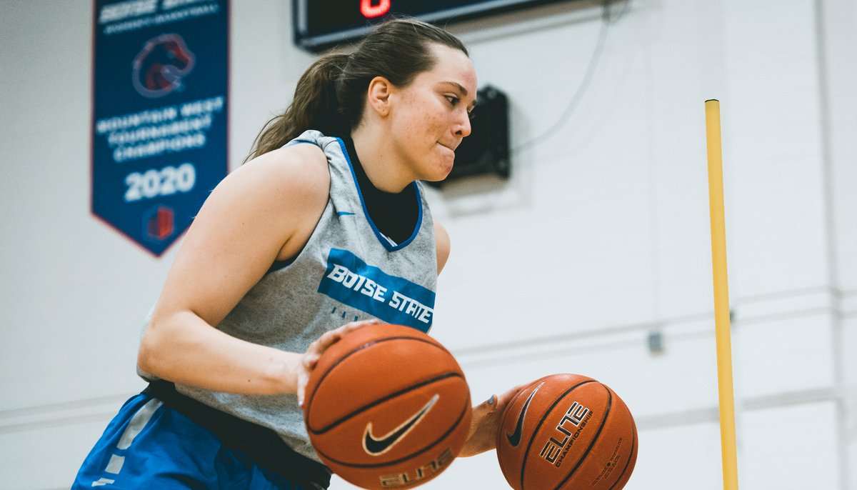 𝔽𝕆ℂ𝕌𝕊 

#BleedBlue | #MakingHerMark | #WhatsNext