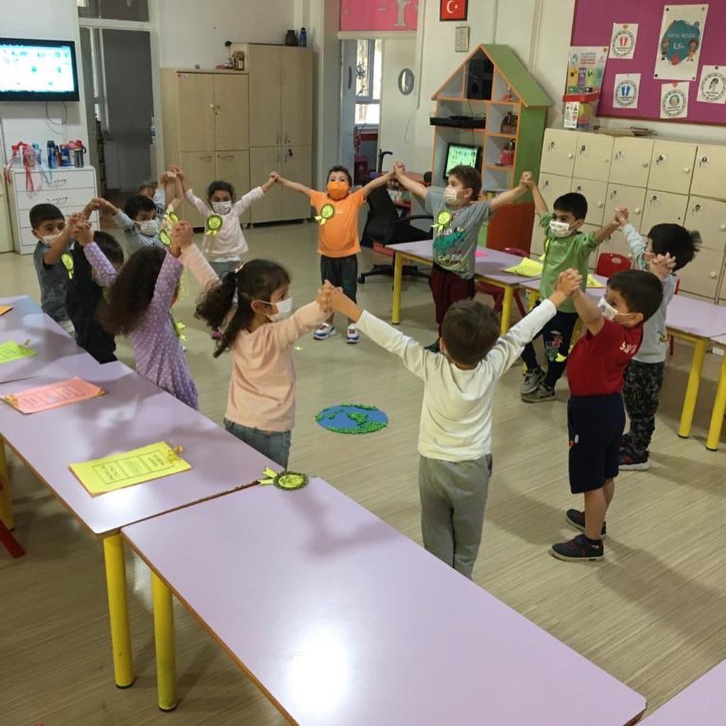 1 Ekim Dünya Çocuk Hakları günü kutlu olsun 🎈🎈🎈