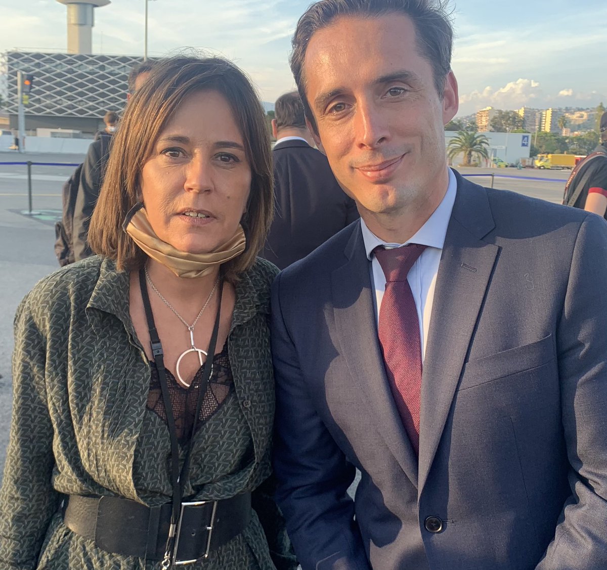 iborrasophie1's tweet photo. En clôture du #TransitionForum 1er vol @AirFranceFR avec 30% de Biocarburant en présence de @cestrosi @isabellepatrier Anne-Marie Couderc @AnneRigail @jc_tortora et @Djebbari_JB sur le tarmac de l’@AeroportNice #NiceTransitionDays ✈️🇫🇷 https://t.co/TrIR45WlN8