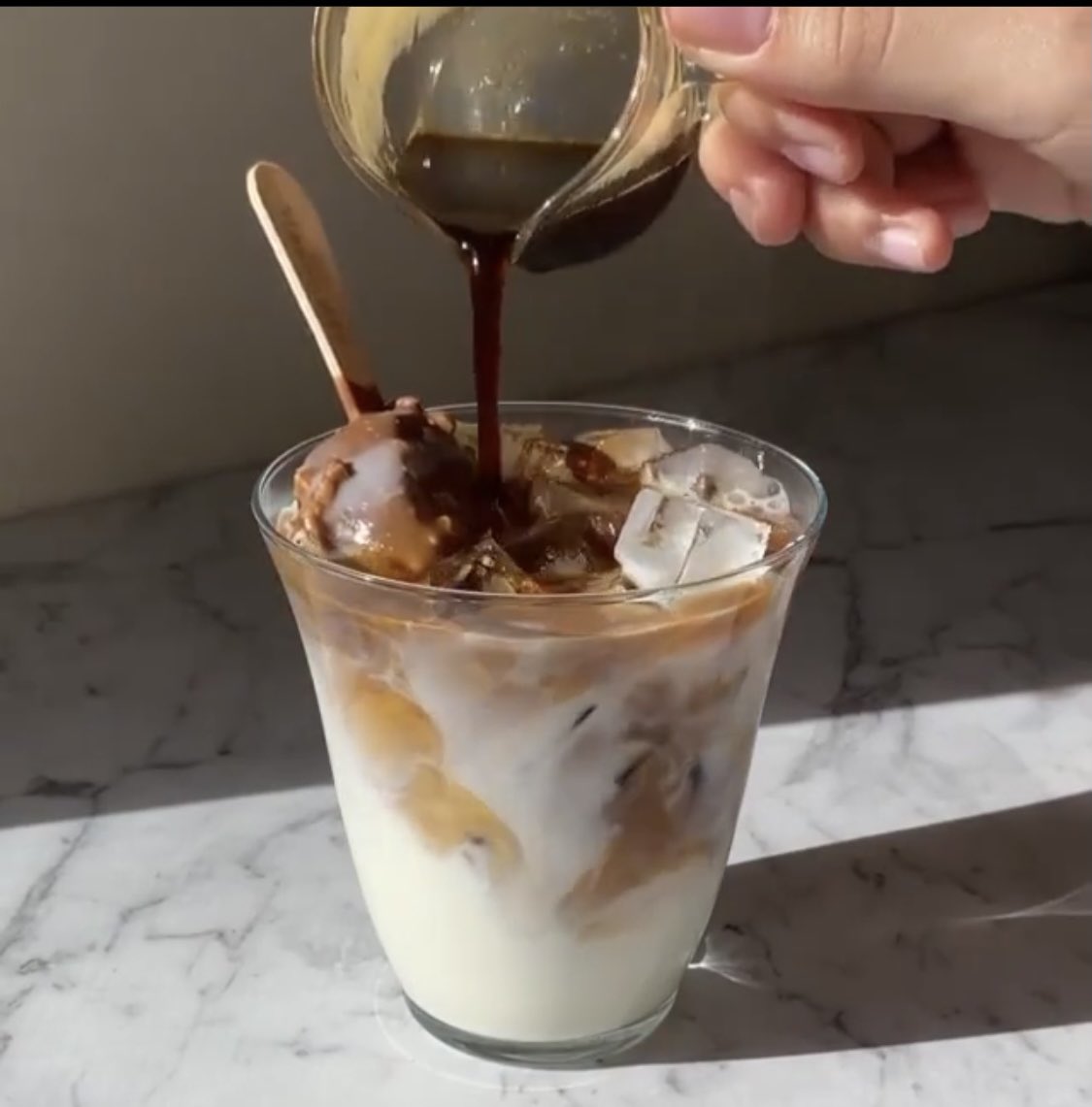 Urgeeeee, necesito despertar 😁 #Fridayyyyyyyyy