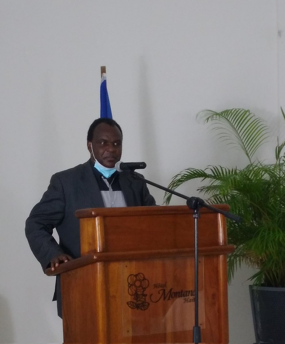 OnusidaHaiti's tweet photo. Mots de circonstance de Mr Rwangabwoba Jean Marie, Chef du programme de #prevention et contrôle des maladies transmissibles et non transmissibles @opsoms à la rencontre de mobilisation des partenaires pour la #reponse de #UCMIT post séisme 14.08.21 #GrandSud.
#endaidsby2030 https://t.co/kwB4JOvwwL