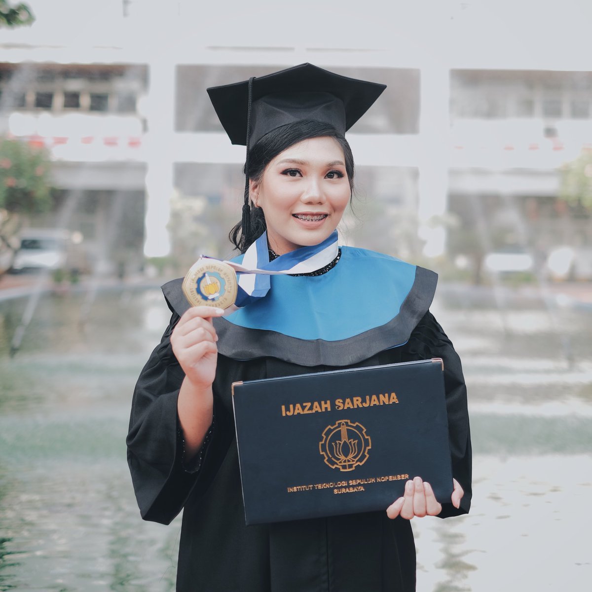 delirachatix's tweet photo. mau nyerah,tp bias gue mark. liat mark,gue lulus!👩🏻‍🎓 https://t.co/myItq0sD2r