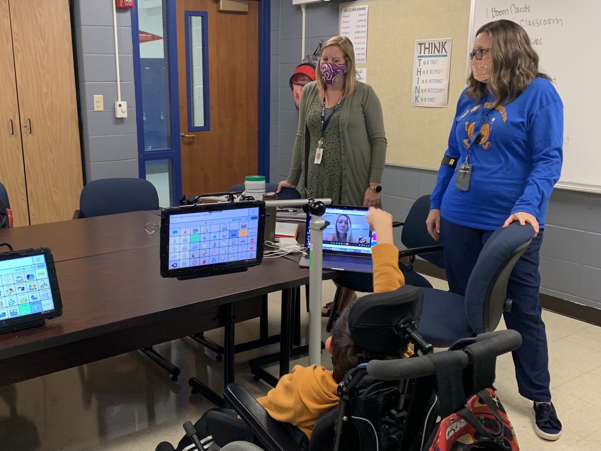 The best kind of Friday morning! Eye tracking features with an amazing team and super star student! <a href="/ccsd89/">CCSD 89</a> <a href="/CASEDupage/">Dr. Mary Furbush</a> <a href="/glencrestms/">Glen Crest MS</a> #CASEeffect #AAC