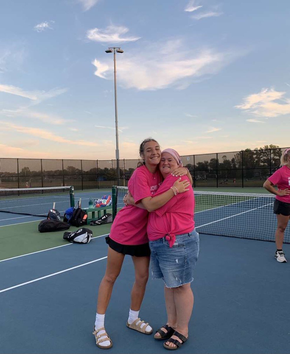 MUKTHEMES's tweet photo. TONIGHT we will wear pink #forheather and the many others fighting. Please come support our football team and BREAST CANCER AWARENESS๐๐ #mukstrongertogether #mukstrong #gameday https://t.co/Mm47D9qiR0