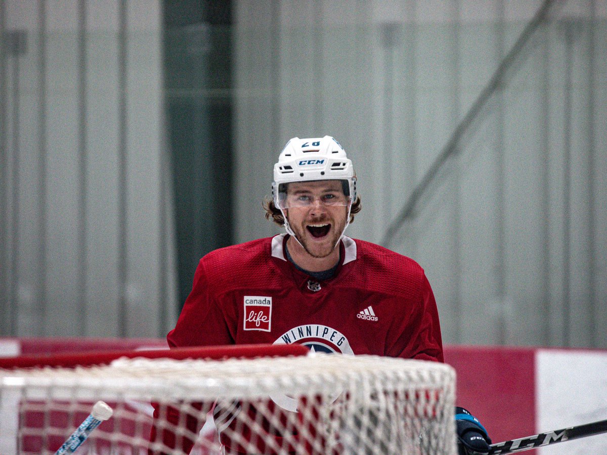 NHLJets's tweet photo. It’s (finally) October 😃 https://t.co/r8MGk5RSjL