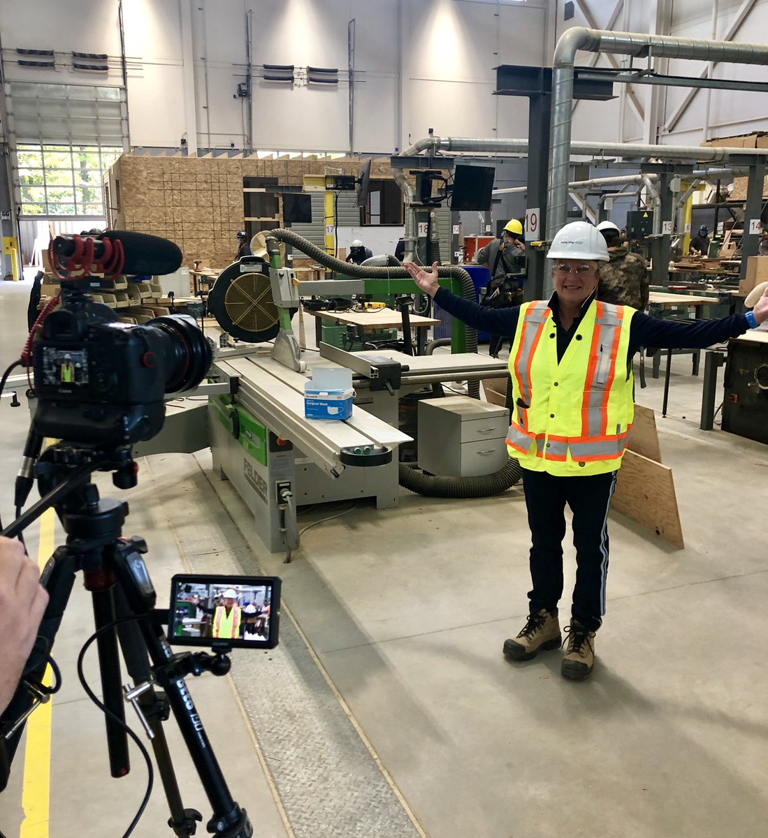MAdamson_CO's tweet photo. Dusted off my hard hat, work boots and safety glasses for a fun afternoon project. @FlemingCollege #girlsinSTEAM #tradesandtech #BehindTheScenes https://t.co/bvCQRj2om2