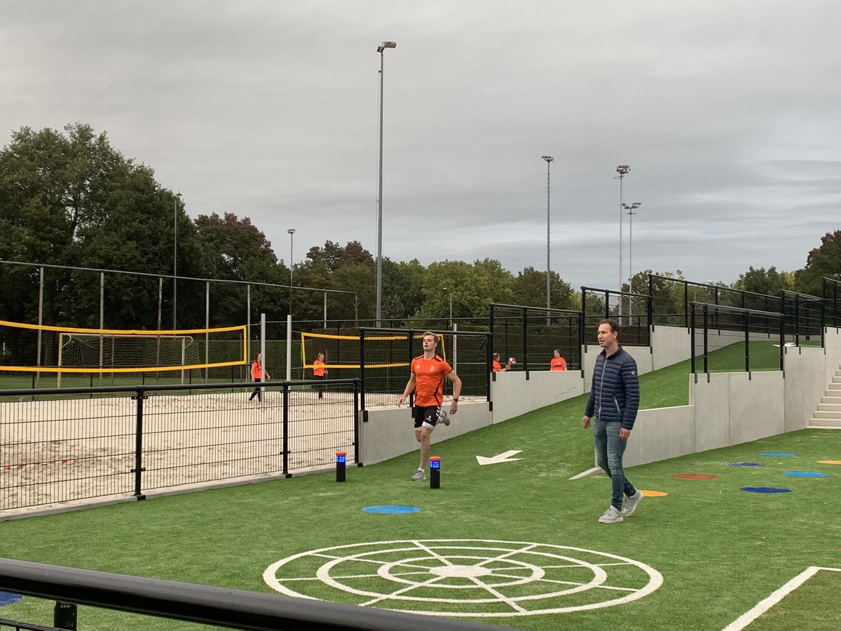 Vanavond was de officiële opening van het Vitaal Sportpark bij Longa ‘30. De genodigden zullen het erover eens zijn: het is een geweldige aanwinst voor alle sportclubs in de <a href="/Gem_OostGelre/">Gemeente Oost Gelre</a>!