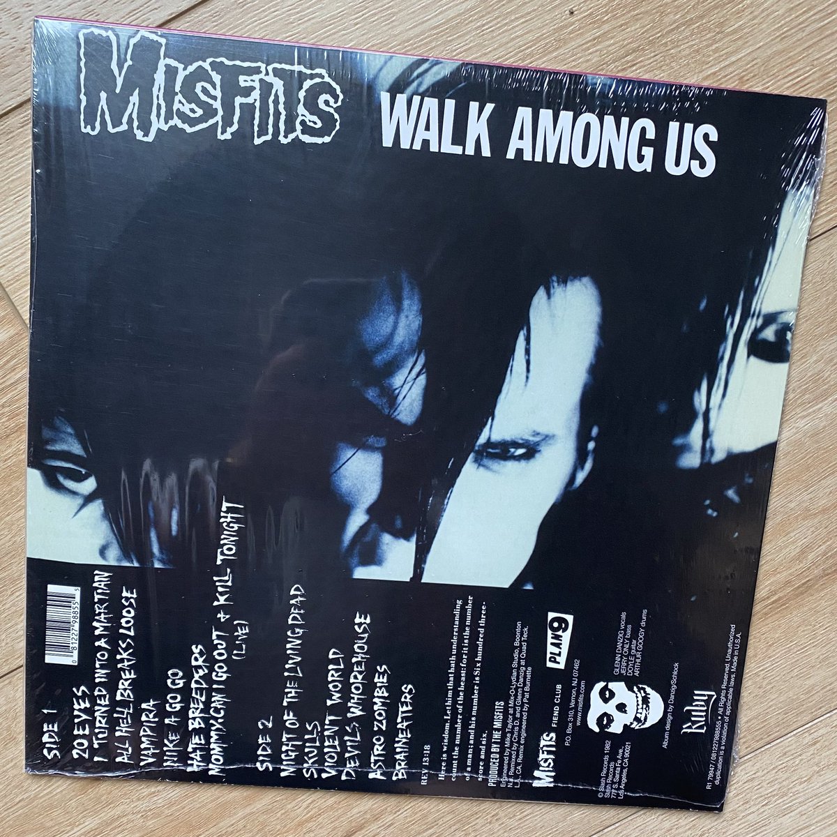 CMoneyKS's tweet photo. More #Punk to #rock into the weekend #Misfits #WalkAmongUs #GlennDanzig #Danzig #Doyle #JerryOnly #ArthurGoogy #MommyCanIGoOutAndKillTonight #FiendClub #punkrock #SlashRecords #1982 https://t.co/irqmTmsNiw