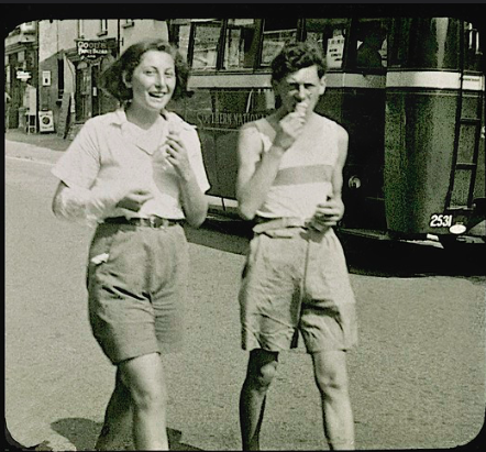 MichaelRosenYes's tweet photo. Connie Isakofsky and Harold Rosen in 1936. A few weeks later they would be at the Battle of Cable Street (Oct 4) 
(I'll be reading a poem about them at the commemoration on Sunday)
(rights reserved to Brian Rosen @skooldog and his Flickr  archive 'Darkroom Daze') https://t.co/nCvgWsmQzc