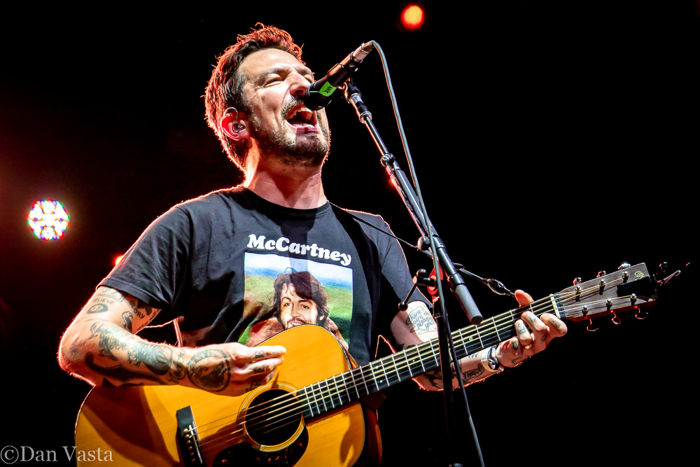 79Aspen's tweet photo. Best medicine for dealing with the world is a great concert &amp; great friends! My friend, Frank Turner with Matt Nasir, opening for the Counting Crows in Greensboro, NC 9/28/21 #FrankTurner #MattNasir #ButterMiracle #VastaTour2021 #LiveMusic #Concert #GreensboroColiseumComplex https://t.co/MLJHgbFJwS