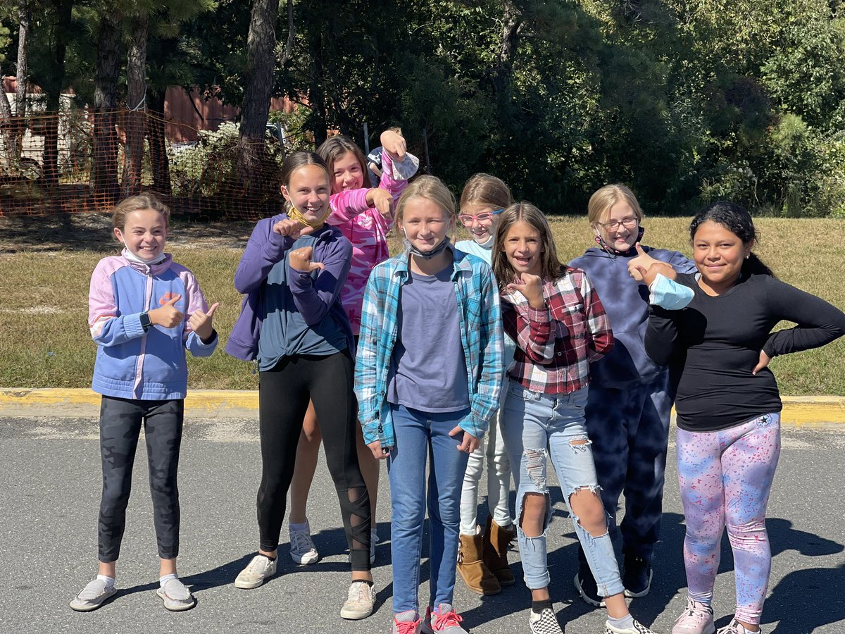 MrsStaub307's tweet photo. Student of the month OH YEAH!!! Great job to Luke in 6A and Liah in 6B!!!!! @INT_PRINCIPAL @MsDacchille @MrBamStafford https://t.co/z3kd5mDxZh