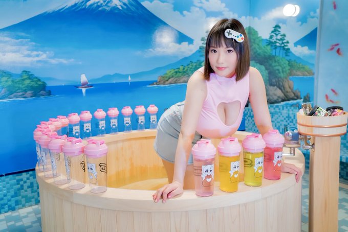 My waifu cup will be ready soon! Use coupon code "KAHO"💗  https://t.co/CEJ34wt62j  米国のゲーマー向けエナジードリンク社とコラボです(&cap;^o^)&sup;▯