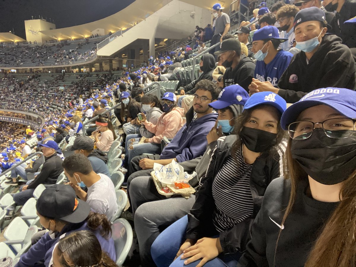 Wednesday night baseball with Youth of Promise!⚾

Activities to decompress and have fun (especially during the school year) are an such an important part of the YOP program. #GoDodgers! 💙