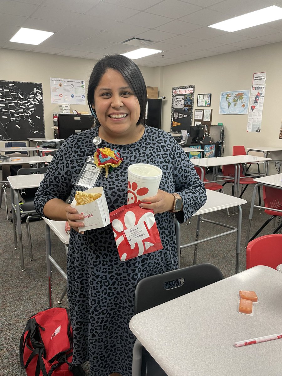 This AMAZING lady is our September Patio Pass Lunch Winner!  Thank you Mrs. Aguilar-Munoz for helping support our ELITE students at WMS! Stay tuned to see who our winner is next month! <a href="/HumbleISD_WMS/">Woodcreek Middle</a> #BeEliteWMS