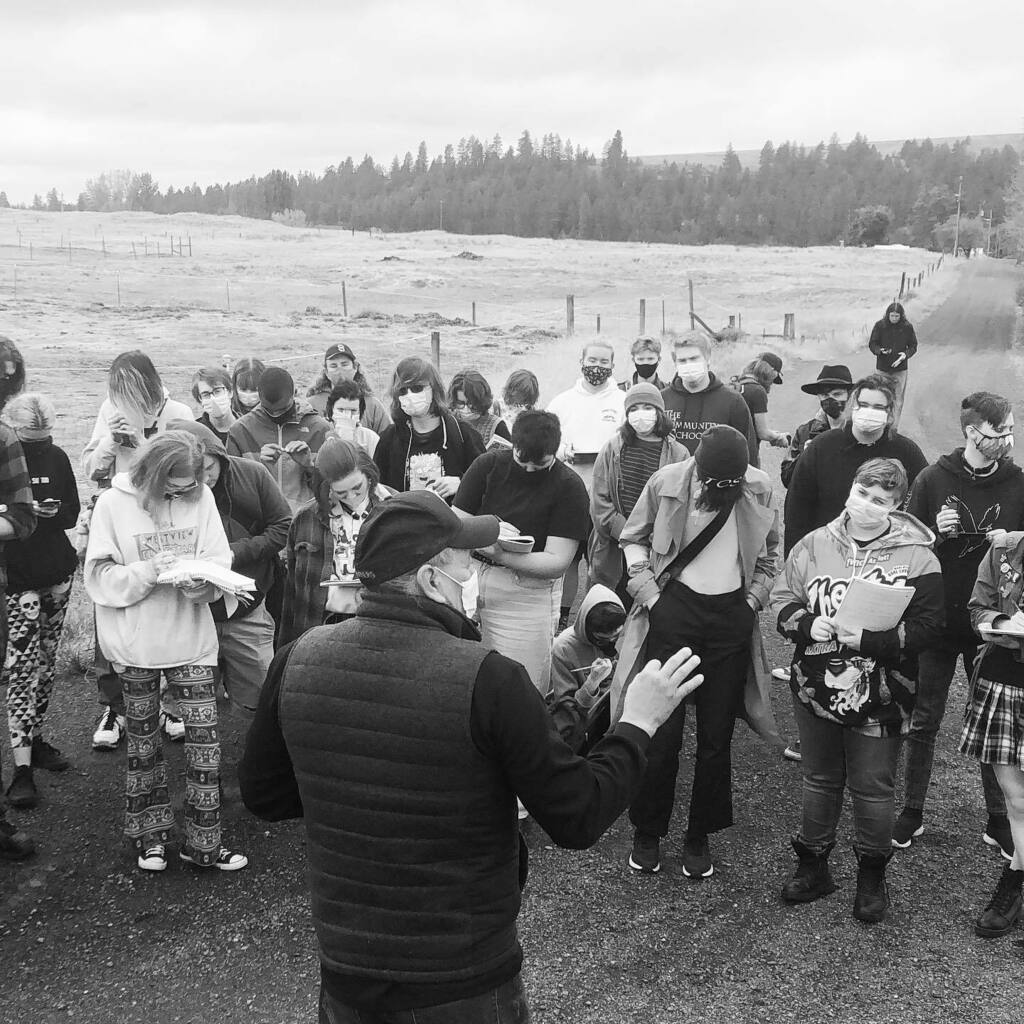Warren Seyler of the Spokane tribe teaching TCS students about the native history that transpired on this very spot. #tcs_spokane #spokanepublicschools #newtechnetwork #spokanetribe instagr.am/p/CUfmrb0p9gj/