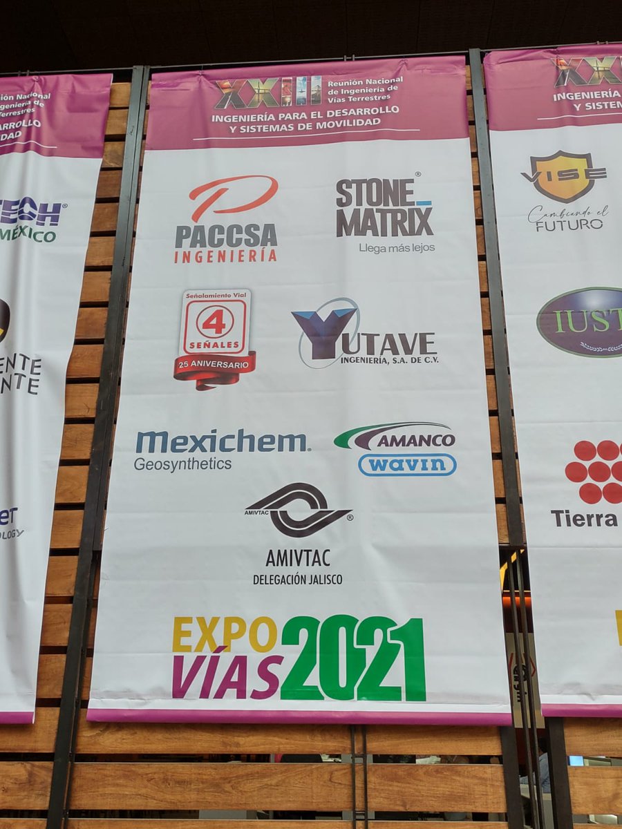 4Senales's tweet photo. Continuamos atendiéndote en el stand 23 de la XXIII Reunión Nacional de Vías Terrestres en #Oaxaca.  Muchos camineros nos hemos reunido en estos días por aquí.  ¡Bienvenidos todos! @SCT_mx @CAPUFE @AMIVTAC @SCT_Oaxaca 
#soycaminero #caminerosdecorazón https://t.co/ZFZChSP6jW