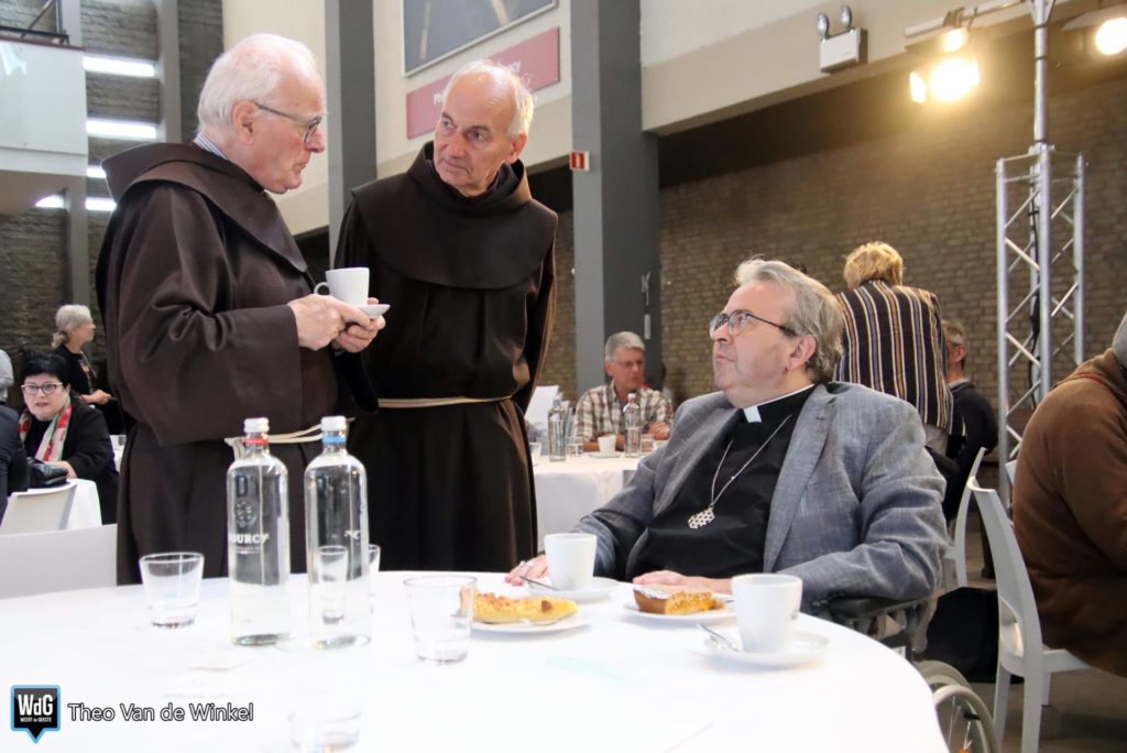 Bisschop Smeets bij startconferentie Stichting Tijdig in Franciscus Huis ➜ weertdegekste.nl/2021/10/bissch… #Weert