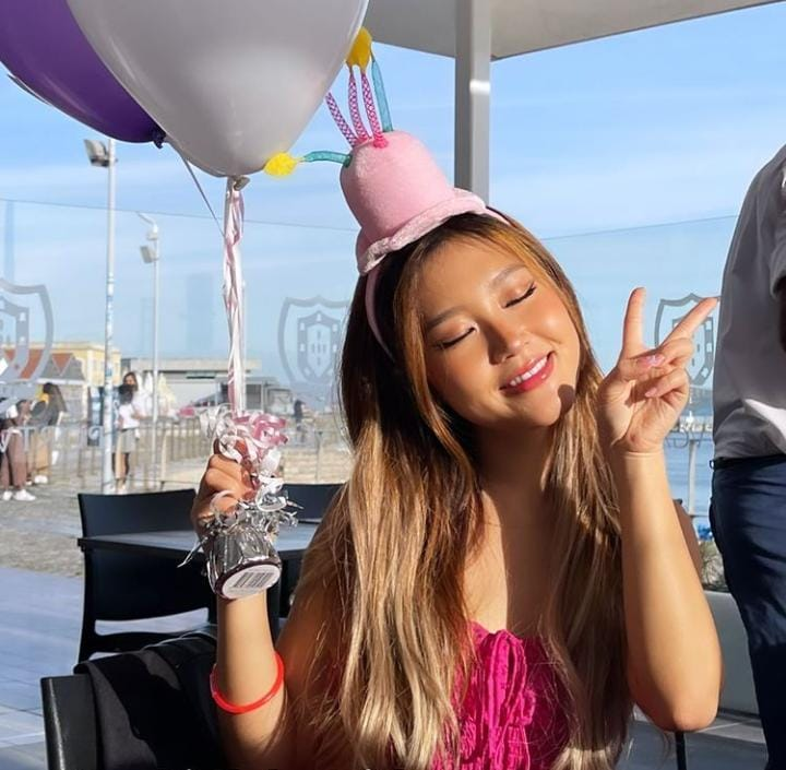 bridgrtwn's tweet image. Happy birthday to my true love. I can&apos;t believe you are turning 25. I hope you enjoy your day and are even happier. I love you with all my heart and can&apos;t imagine a life without you. Thank you for existing and being who you are. You inspire me so much. Love you&amp;lt;3 #Happy25thHeyoon