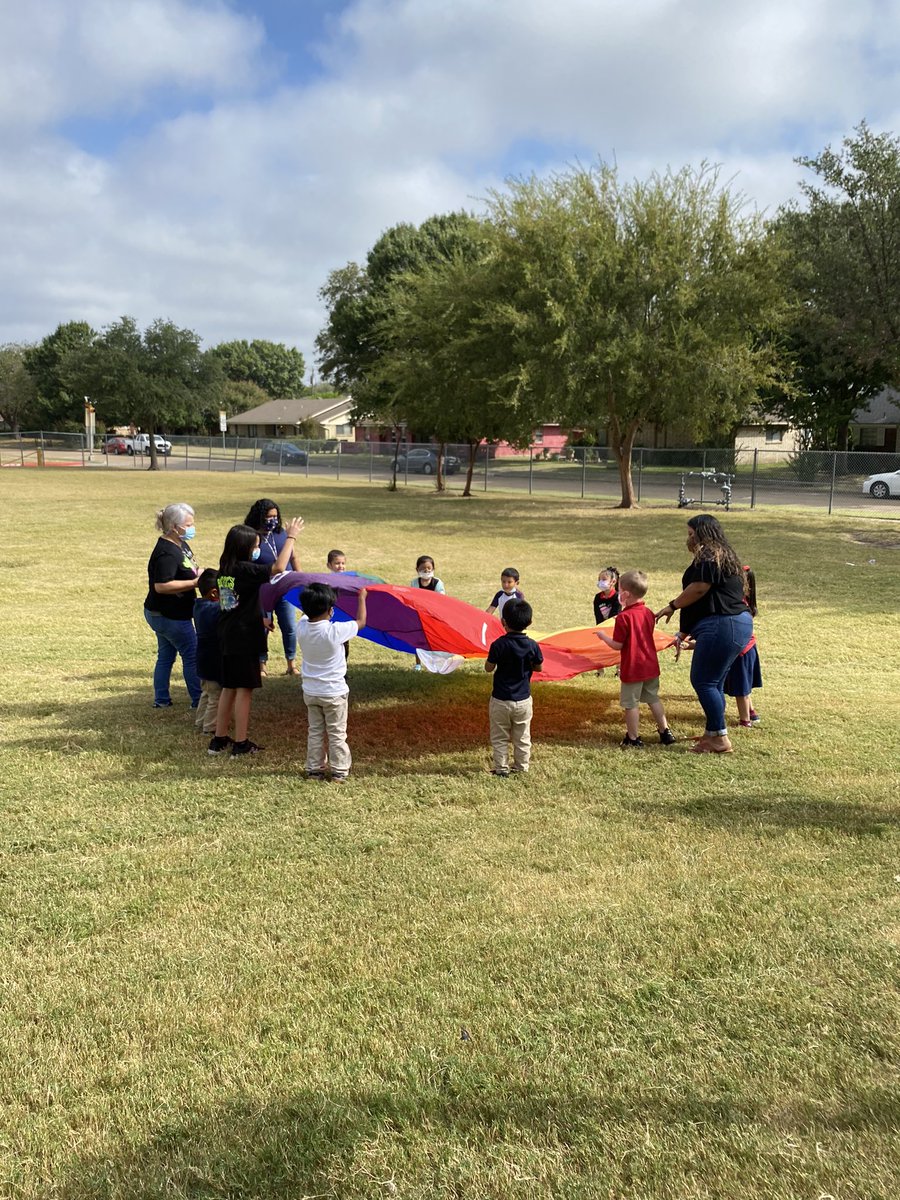 DelunaBriones's tweet photo. @BES_Cowboys went to places and accomplished their goals this week during intercession. @pggonzal1 #gisdintercession https://t.co/OYB6unxJat